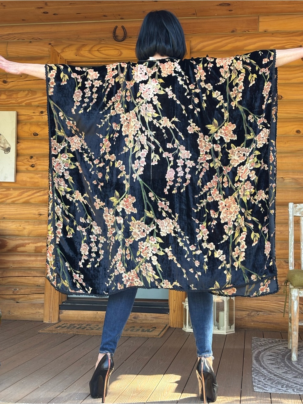 Black Floral Velvet burnout Kimono Wrap - Picture 2 of 4